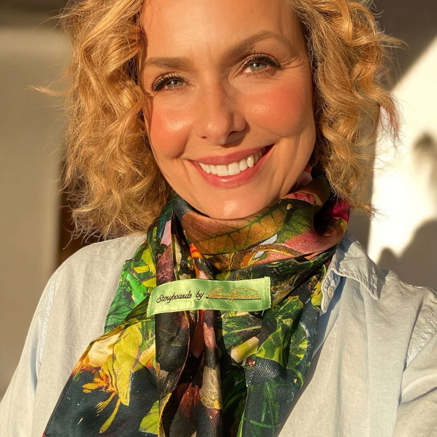 VIBRANT ‘Drama Scarf‘