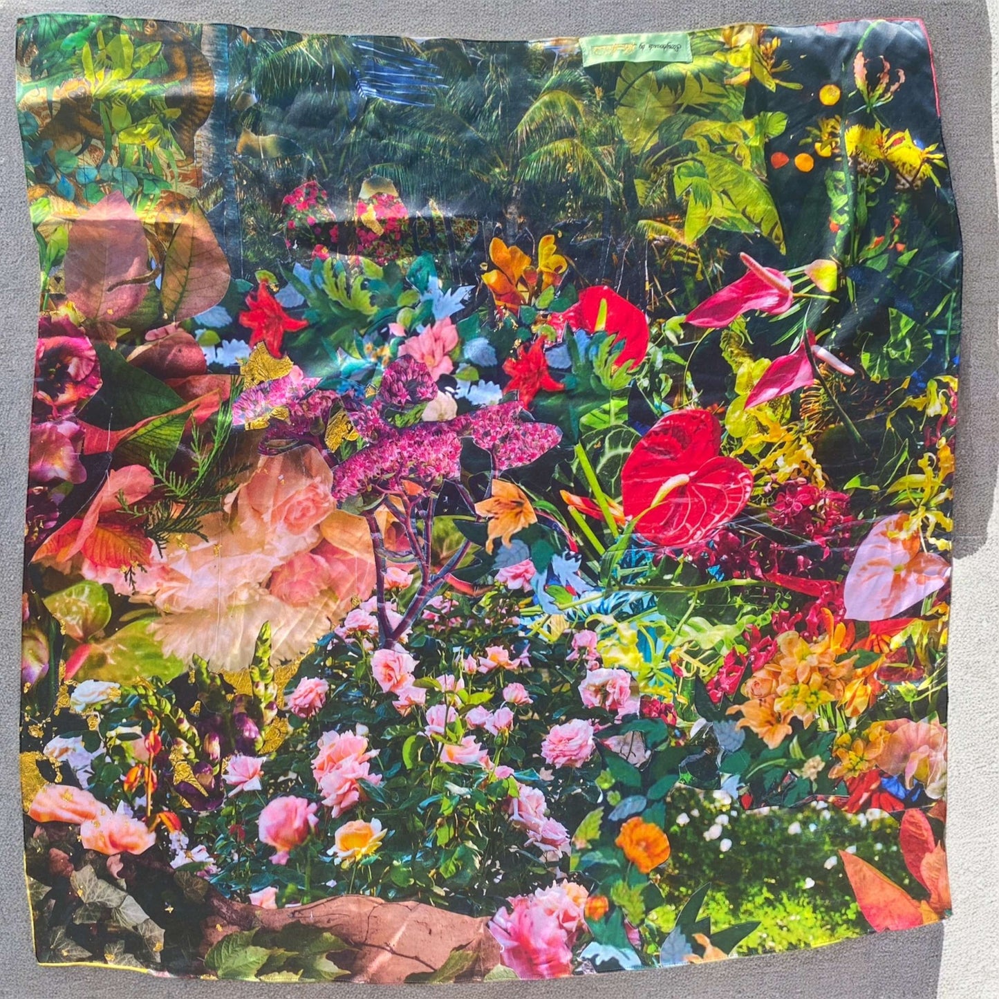 VIBRANT ‘Drama Scarf‘